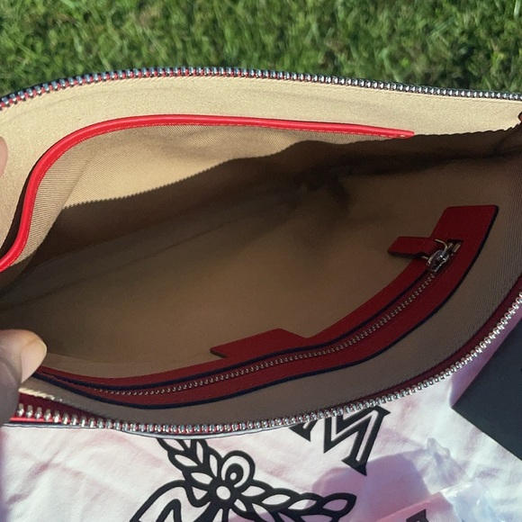 MCM PURSE - Picture 5 of 9